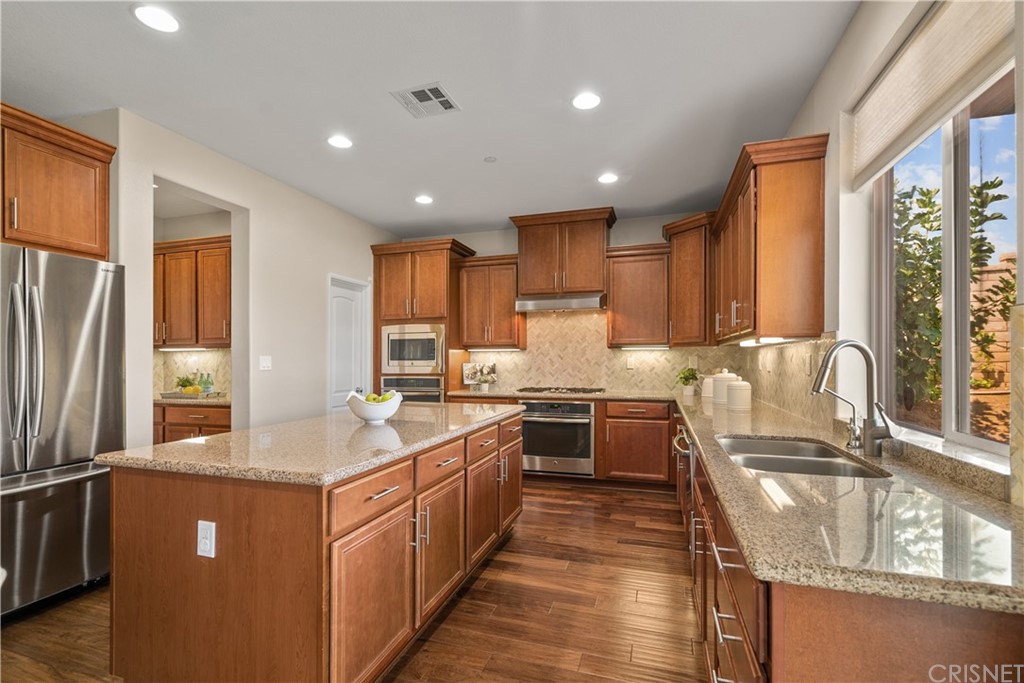 28646 Farrier Drive Valencia, CA 91354 - Photo 11 of 40