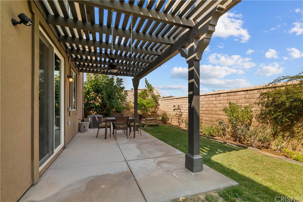 28646 Farrier Drive Valencia, CA 91354 - Photo 37 of 40