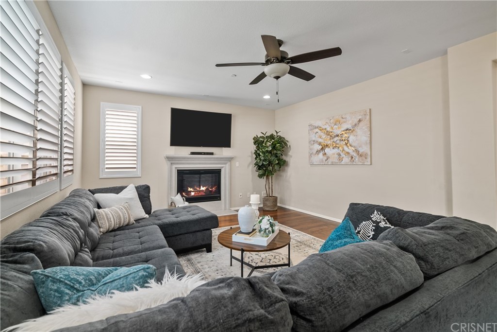 28646 Farrier Drive Valencia, CA 91354 - Photo 10 of 40