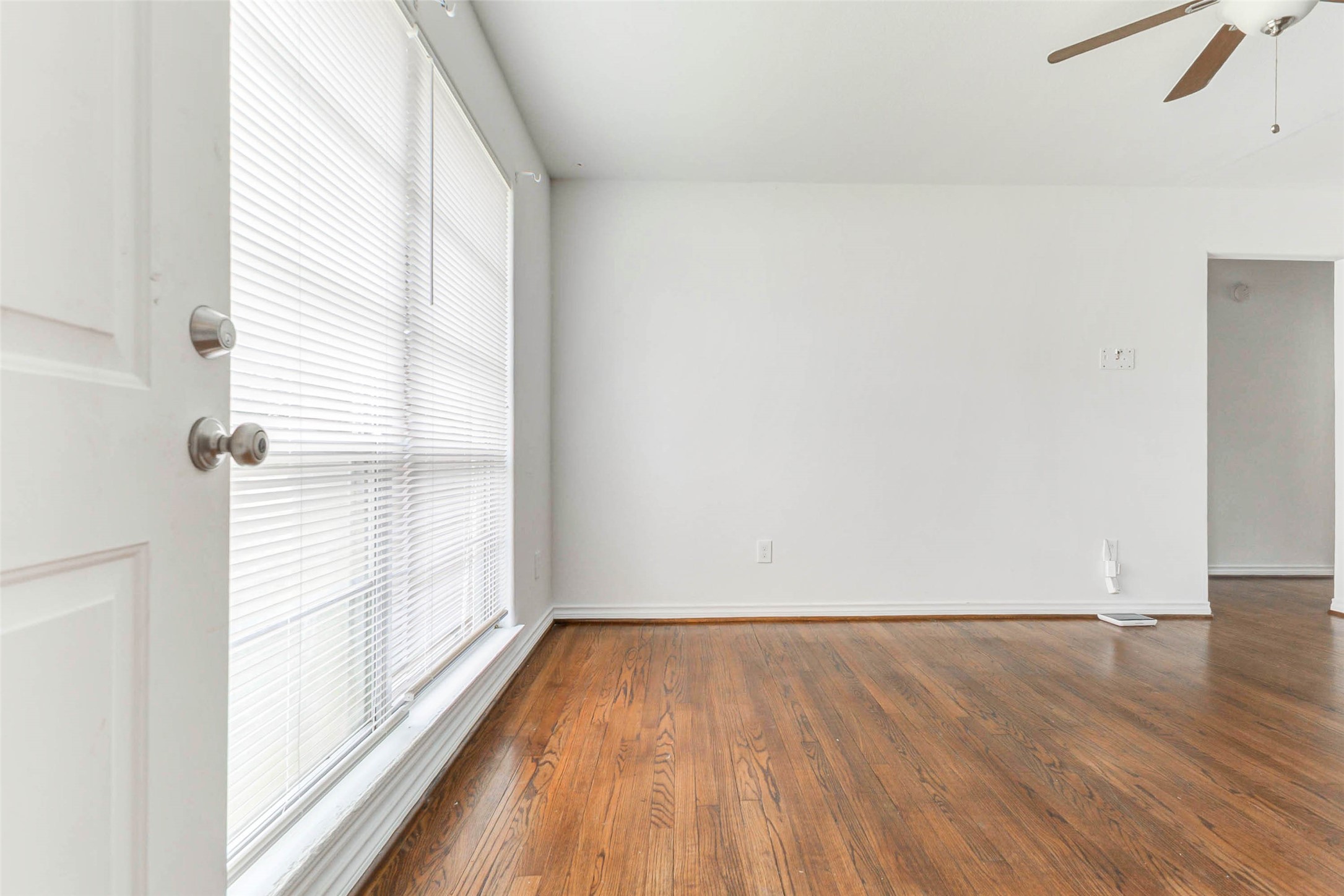 230 Bizerte Street Houston, TX 77022 - Photo 6 of 34