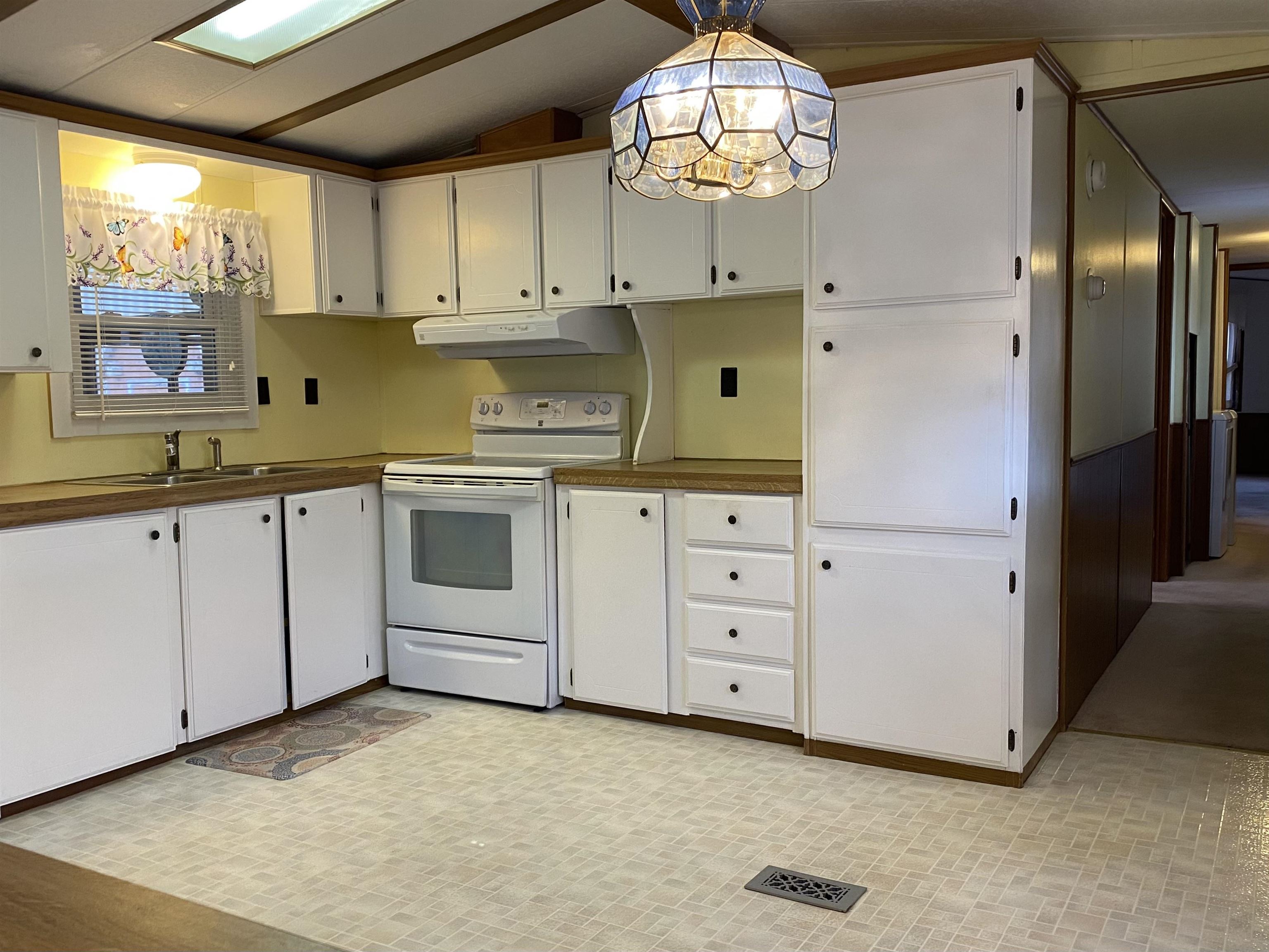 9 Paradise Street Gorham, NH 03581 - Photo 4 of 21