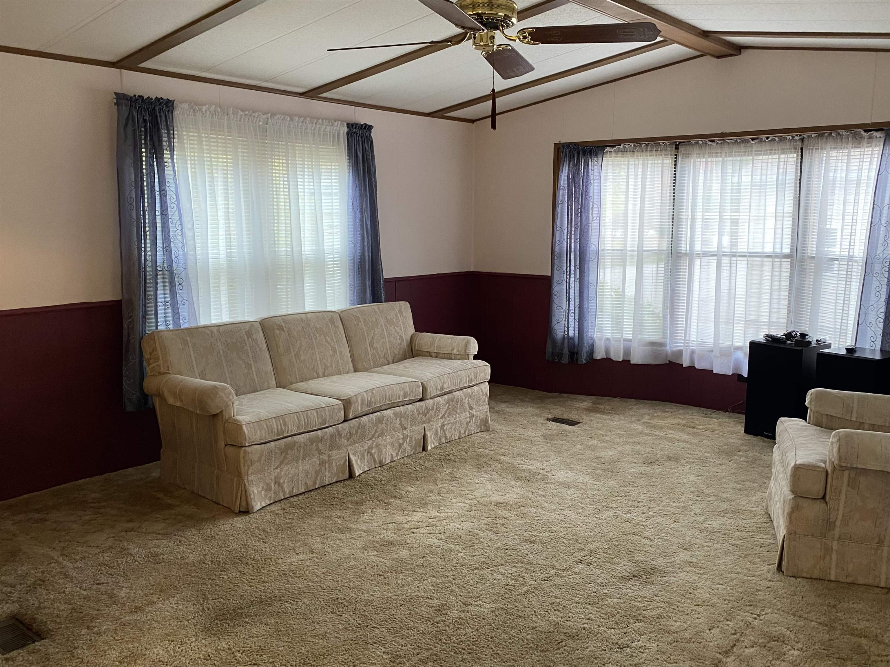 9 Paradise Street Gorham, NH 03581 - Photo 8 of 21