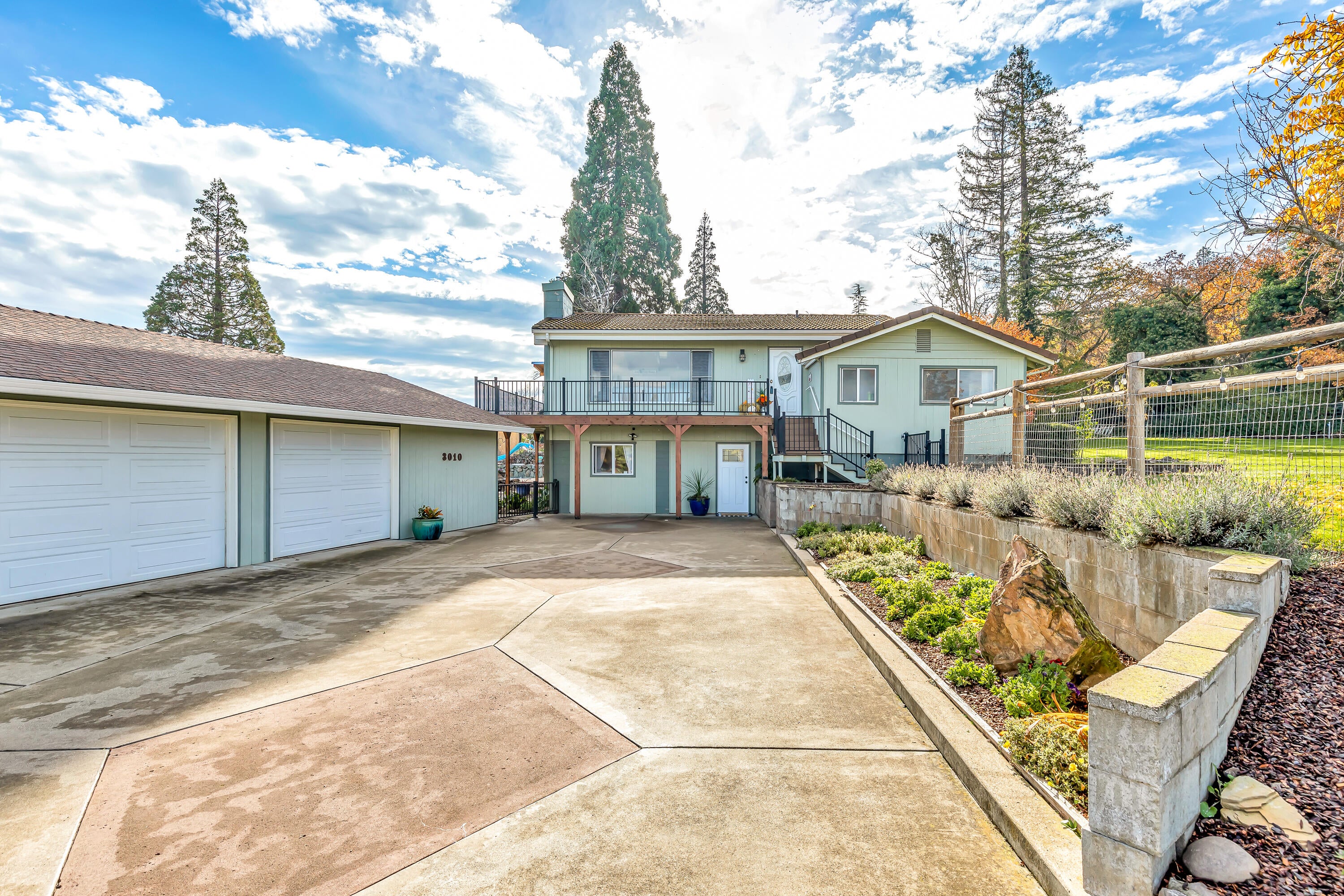3010 Sylvia Road Central Point, OR 97502 - Photo 1 of 65 1