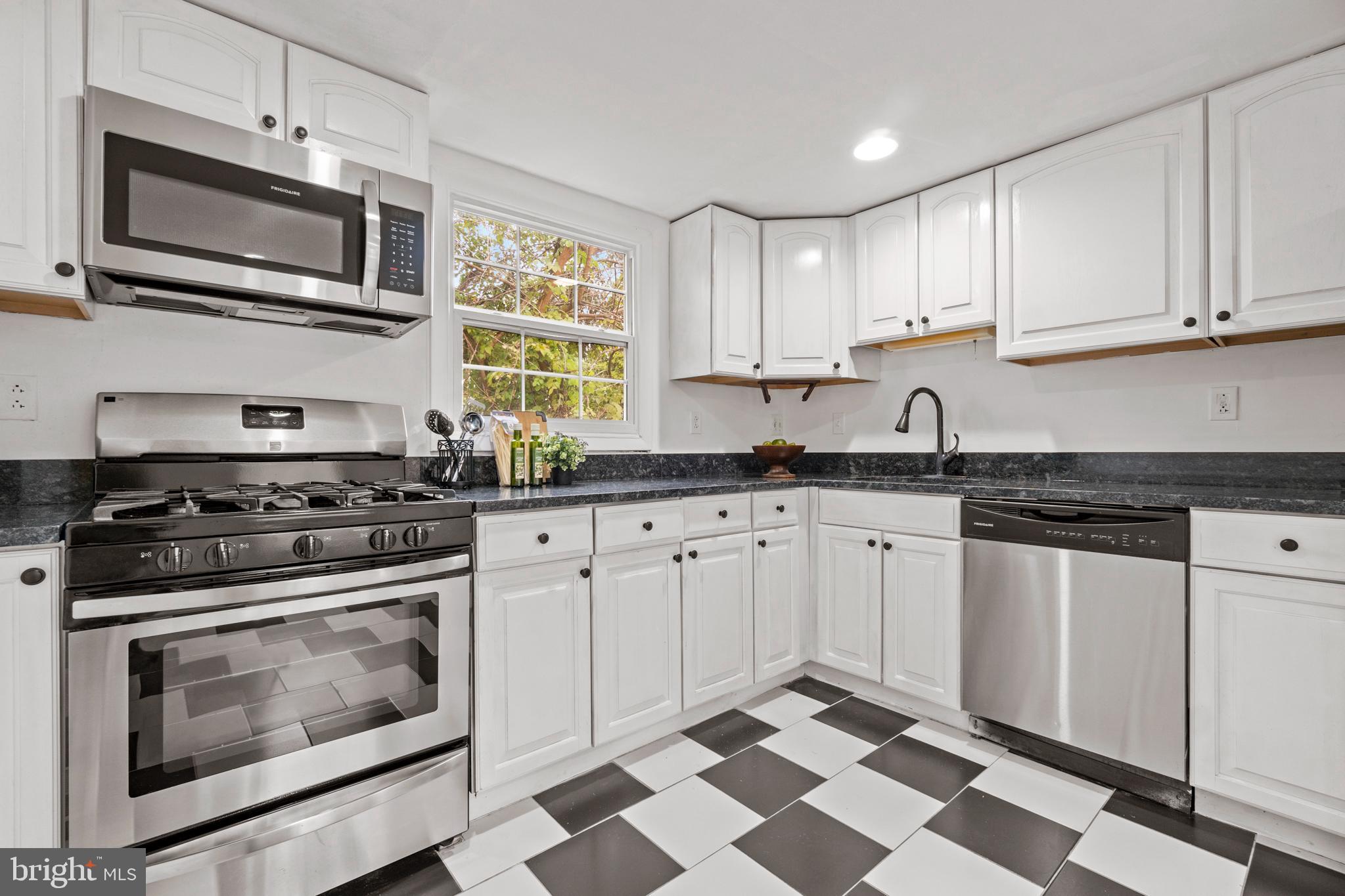 12806 Holdridge Road Silver Spring, MD 20906 - Photo 6 of 20 Kitchen