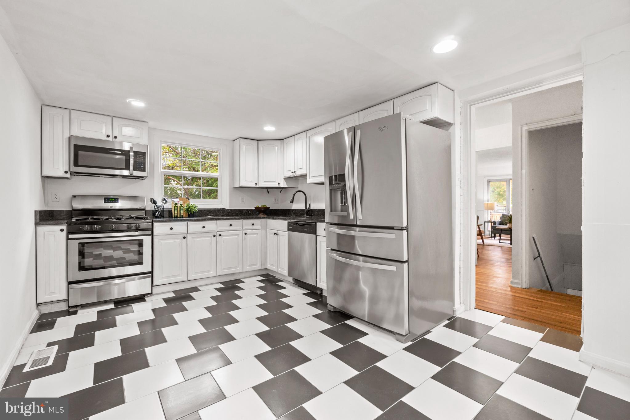 12806 Holdridge Road Silver Spring, MD 20906 - Photo 7 of 20