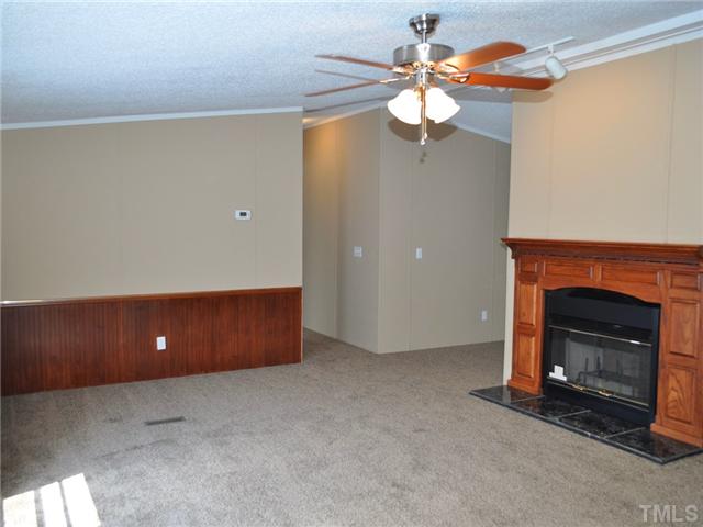 135 Cp And L Access Road Semora, NC 27343 - Photo 6 of 18 Family Room