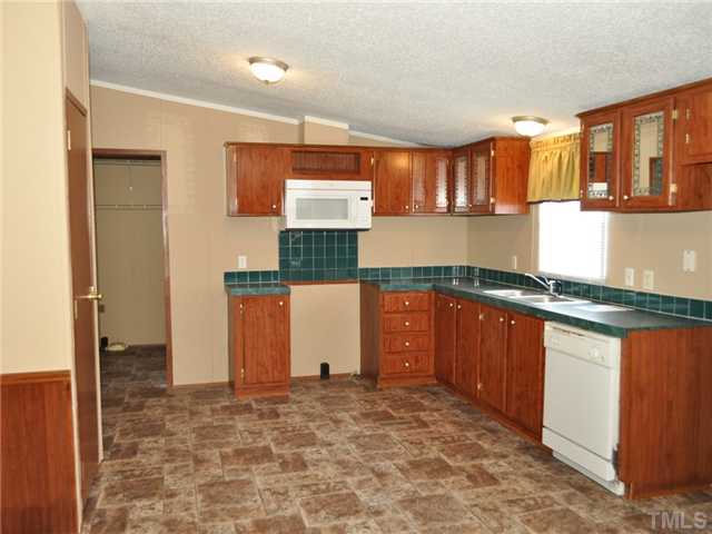 135 Cp And L Access Road Semora, NC 27343 - Photo 9 of 18 Eat-In Kitchen