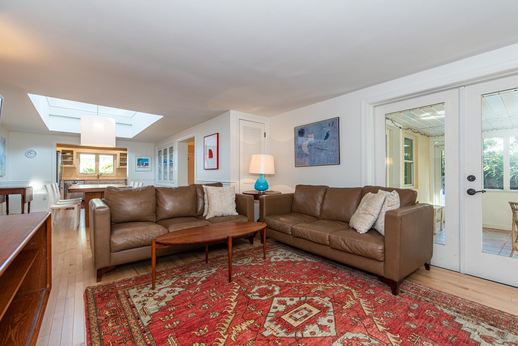 252 South Matanzas Boulevard St. Augustine, FL 32080 - Photo 4 of 32 a living room with furniture and a rug