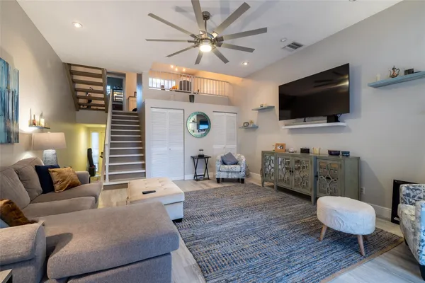 a view of a workspace with furniture