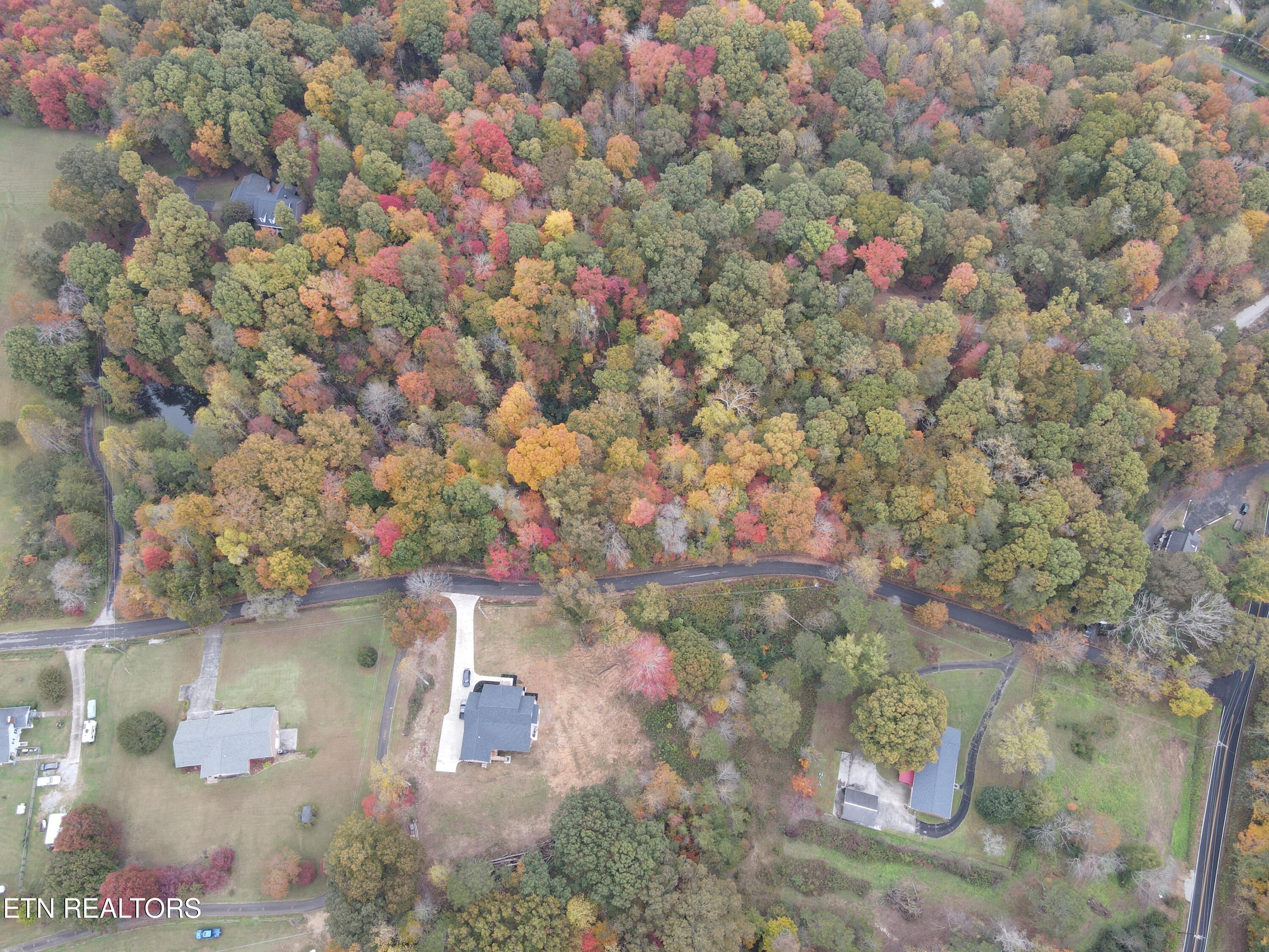 122 Pleasant View Loop Clinton, TN 37716 - Photo 22 of 26 DJI_0343