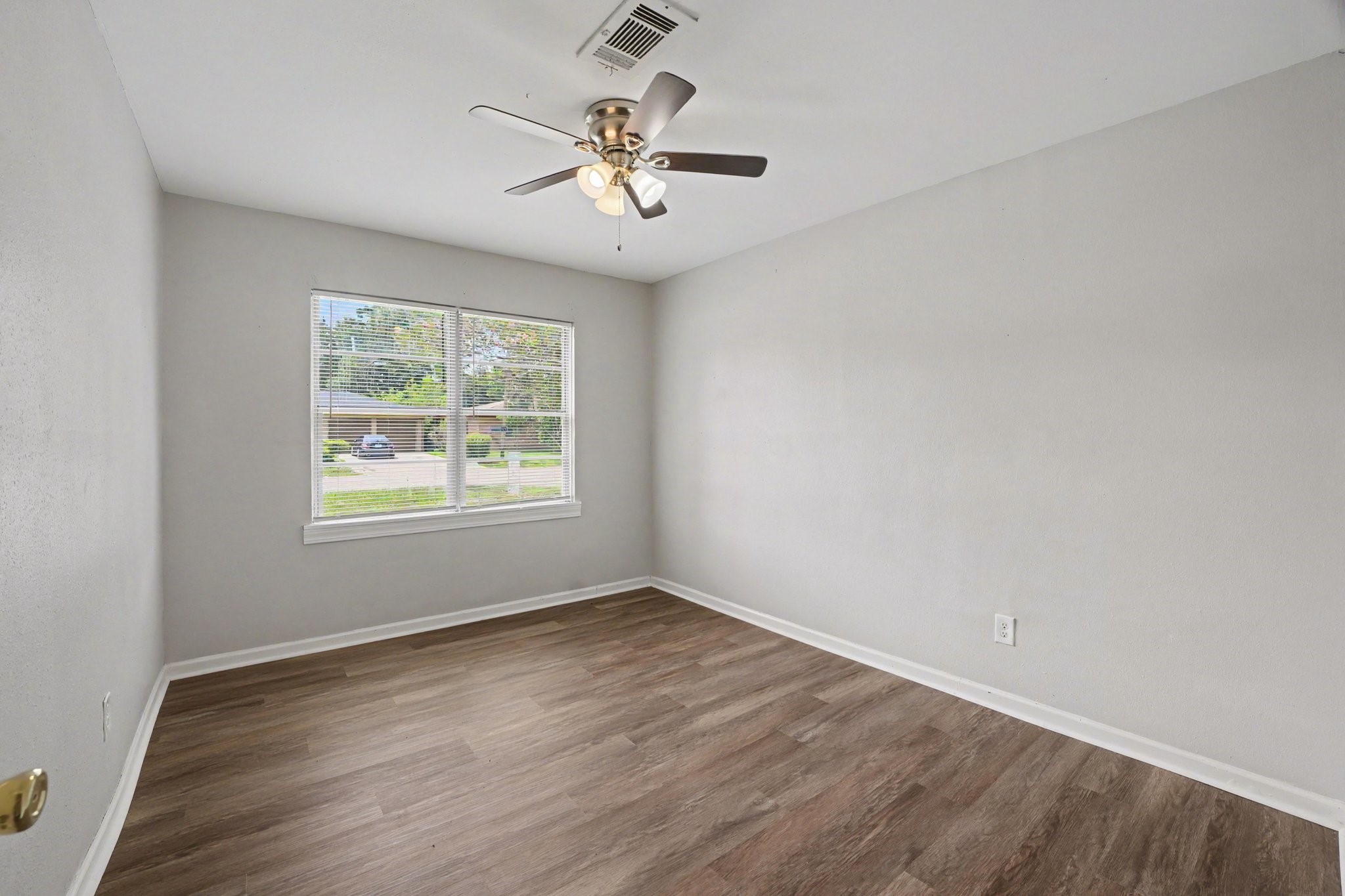 8433 Woodlyn Road Houston, TX 77028 - Photo 9 of 19