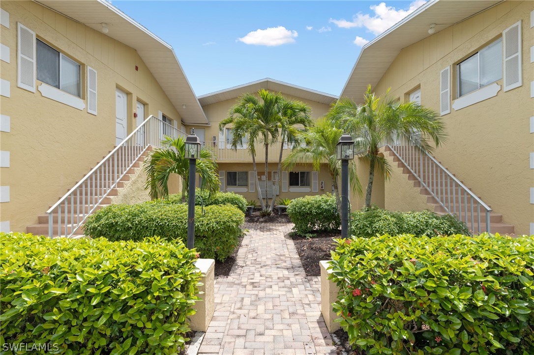 8135 Country Road, Unit 104 Fort Myers, FL 33919 - Photo 2 of 31 Gallery Image 2