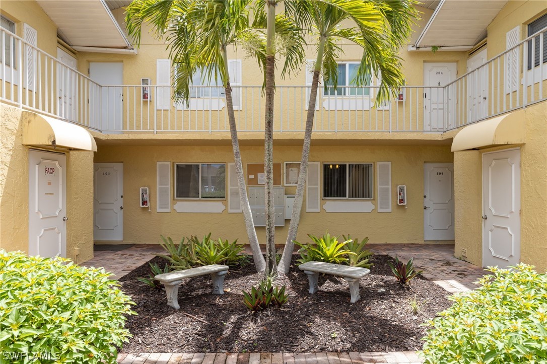 8135 Country Road, Unit 104 Fort Myers, FL 33919 - Photo 3 of 31 Gallery Image 3