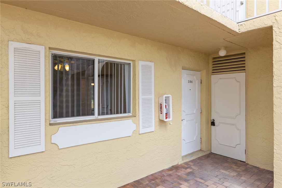 8135 Country Road, Unit 104 Fort Myers, FL 33919 - Photo 4 of 31 Gallery Image 4
