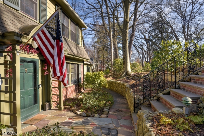 15 Overlook Road Caldwell, NJ 07006 - Photo 10 of 37 a view of road and trees