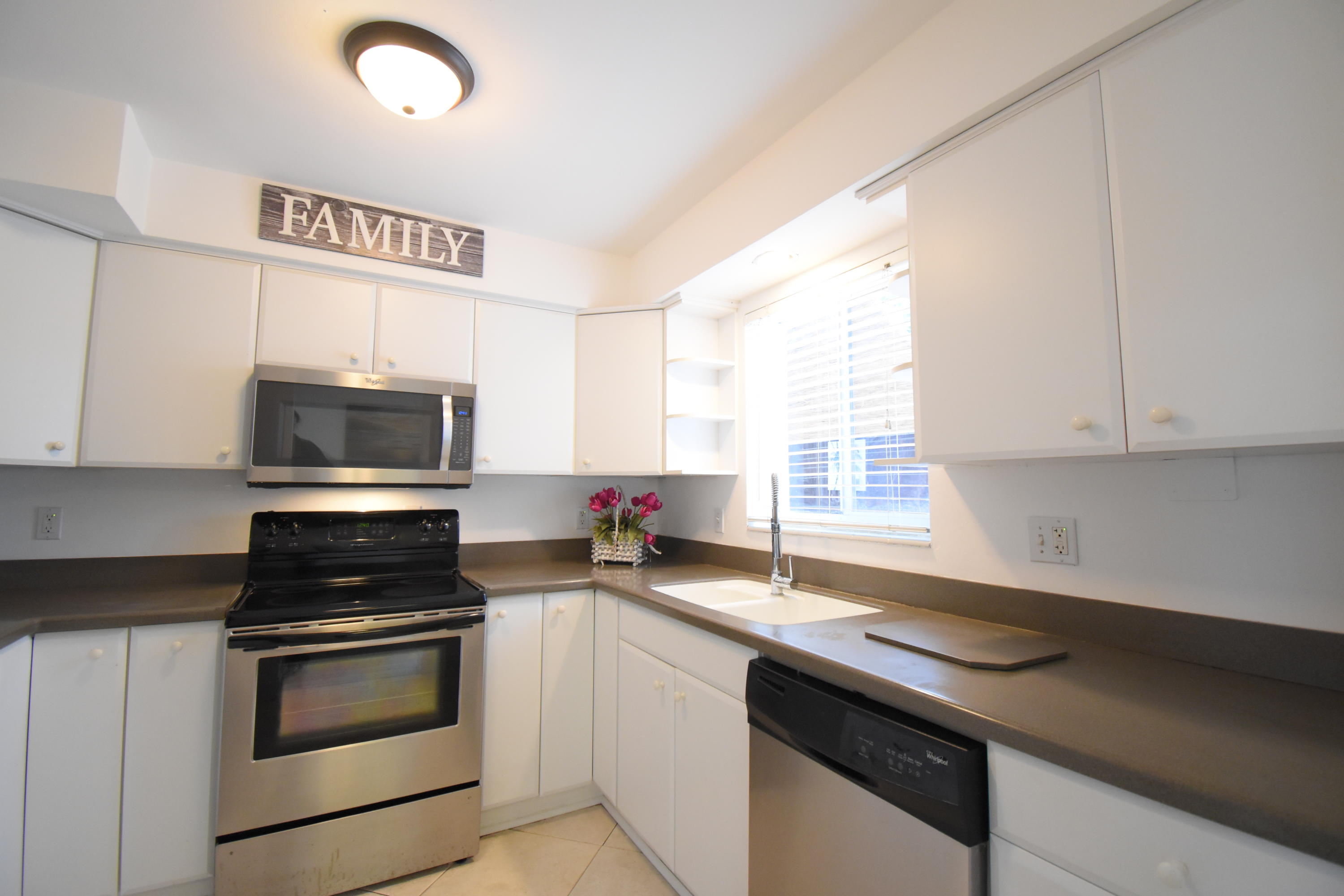 498 Northeast 5th Circle Boca Raton, FL 33431 - Photo 14 of 47 DSC_0281