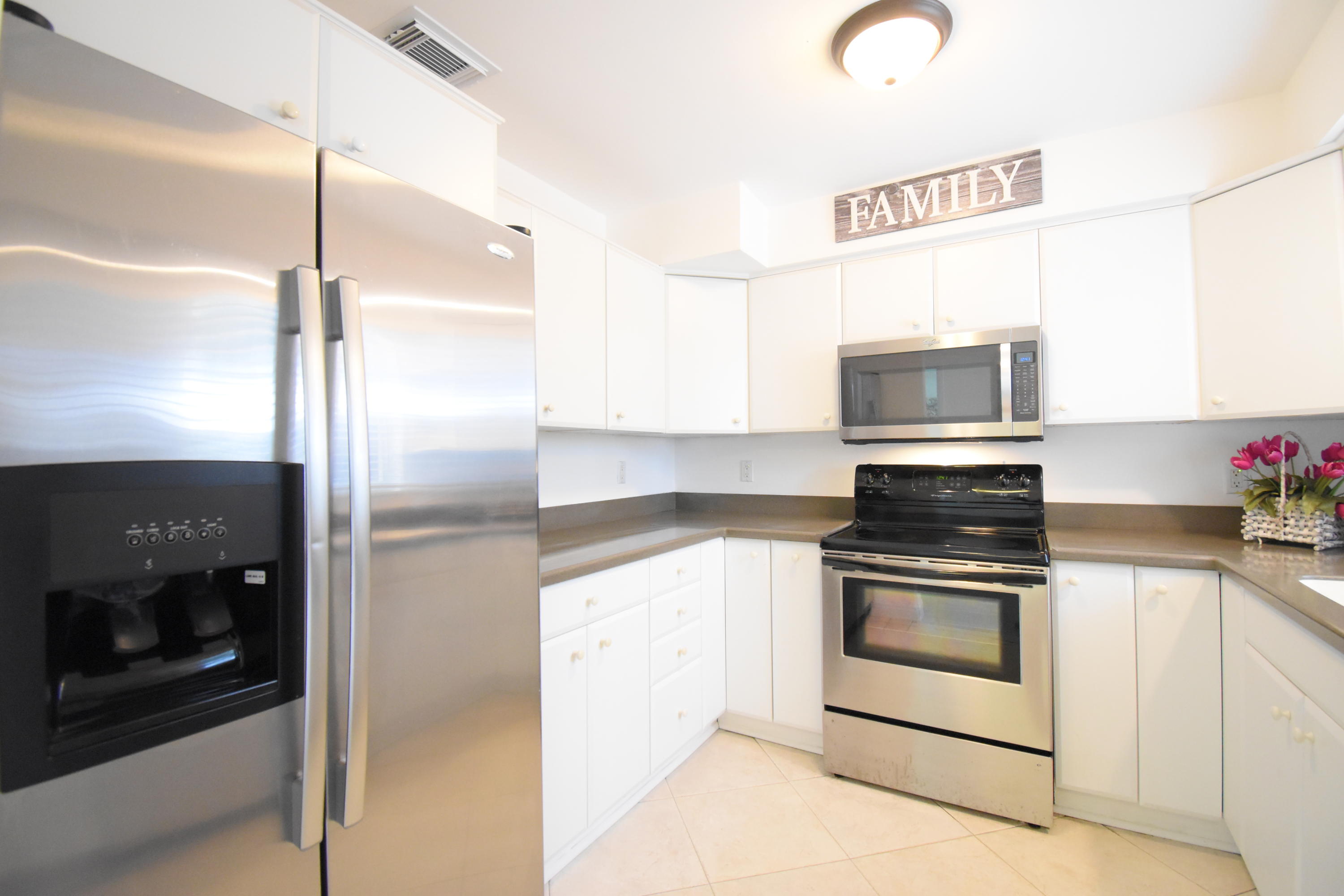 498 Northeast 5th Circle Boca Raton, FL 33431 - Photo 15 of 47 DSC_0283