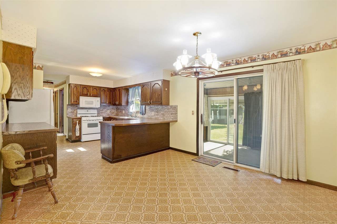 61 South Trumbull Road Bay City, MI 48708 - Photo 9 of 22