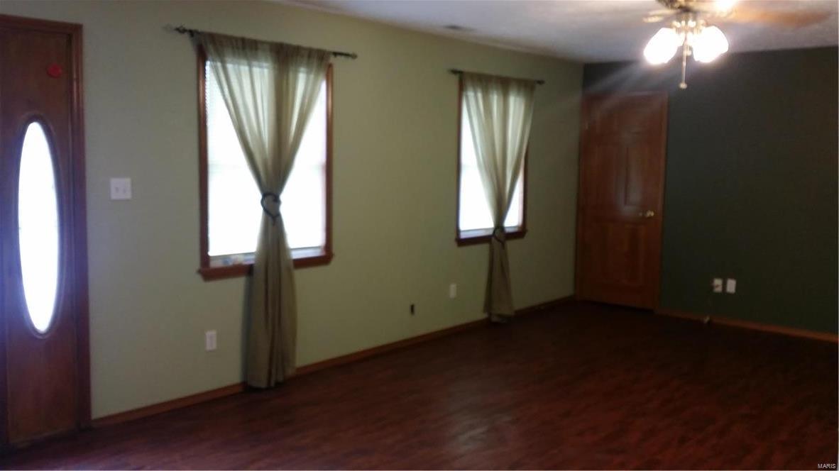 17801 New Mexico Road Nashville, IL 62263 - Photo 3 of 10 Gallery Image 3