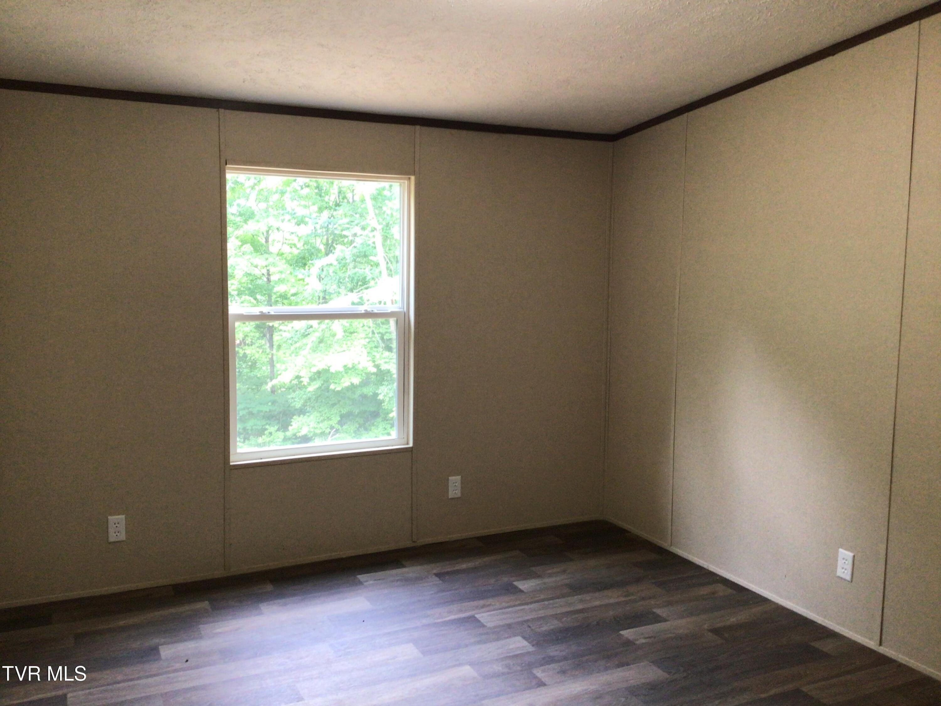421 Dog Walk Road Greeneville, TN 37745 - Photo 17 of 30 IMG_6519