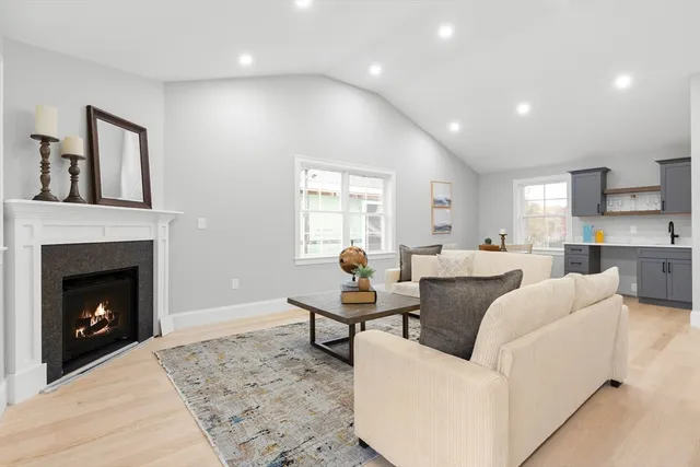 $1,149,900 | 11-9 Washington Street, Unit NINE, Ipswich, MA 01938