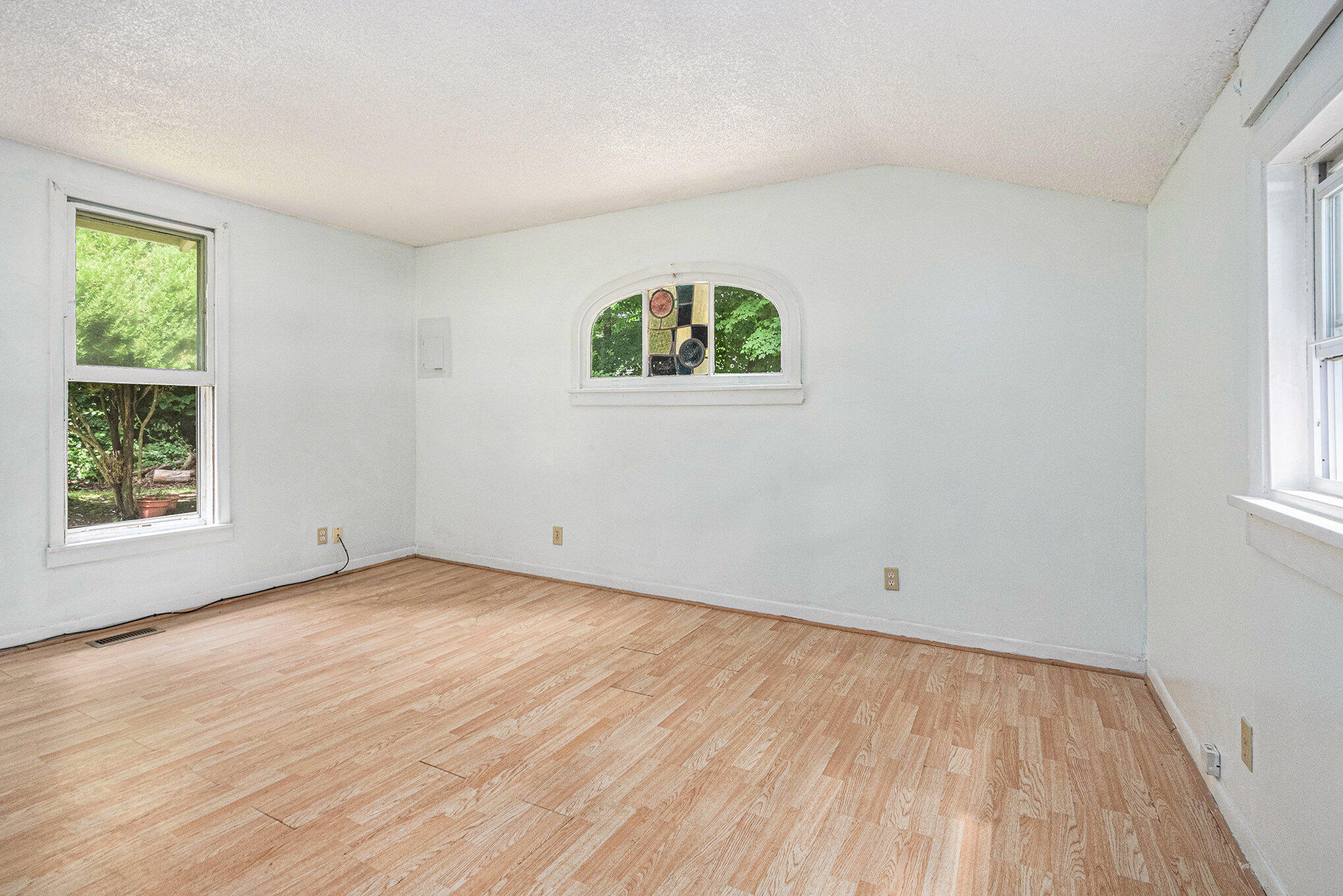 6605 East Becht Road Coloma, MI 49038 - Photo 5 of 18 004_img_4138