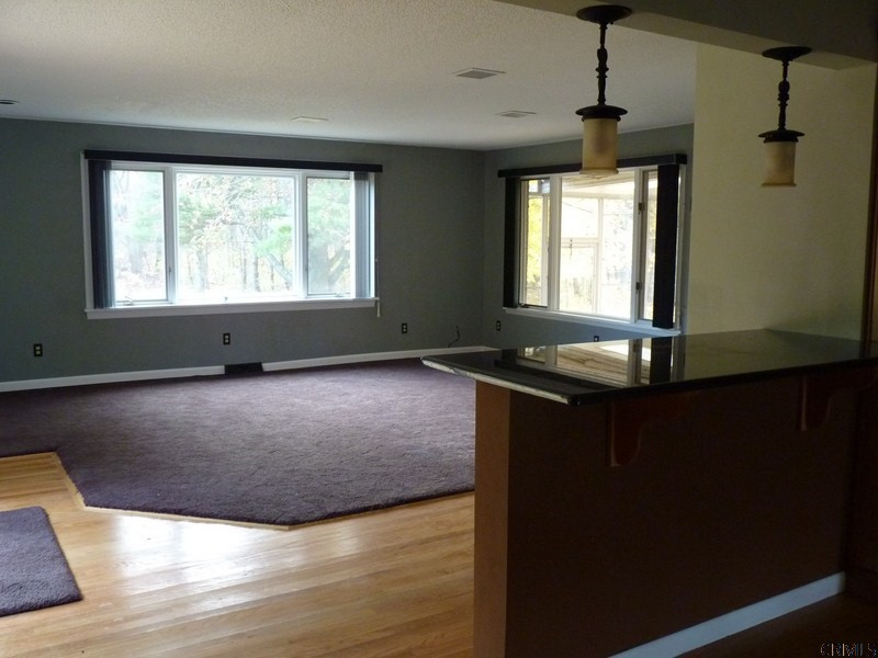 19 Wing Road Rexford, NY 12148 - Photo 4 of 20 Photo 4