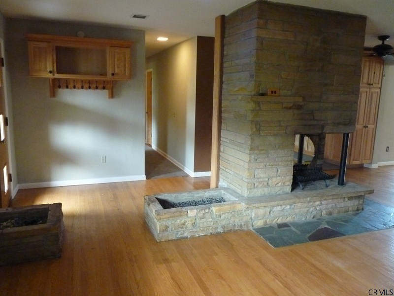 19 Wing Road Rexford, NY 12148 - Photo 5 of 20 Photo 5