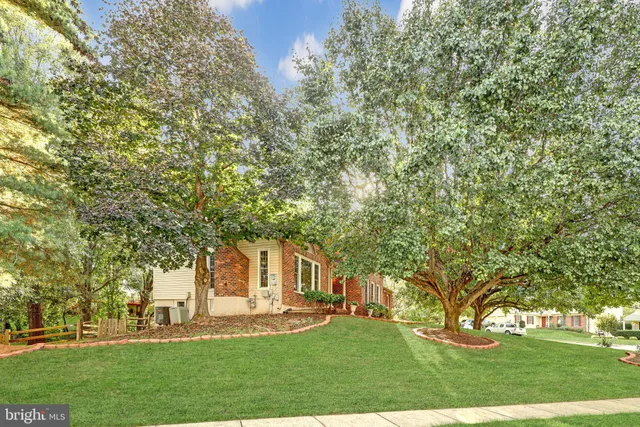 $1,025,000 | 15313 Surrey House Way, Centreville, VA 20120