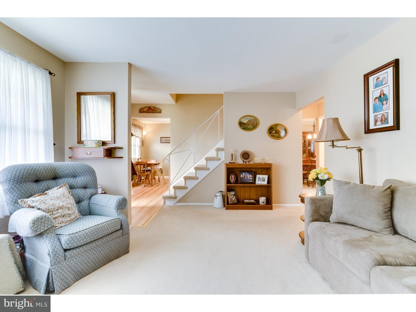 43 Thoreau Road Hamilton, NJ 08690 - Photo 4 of 25 Living Room