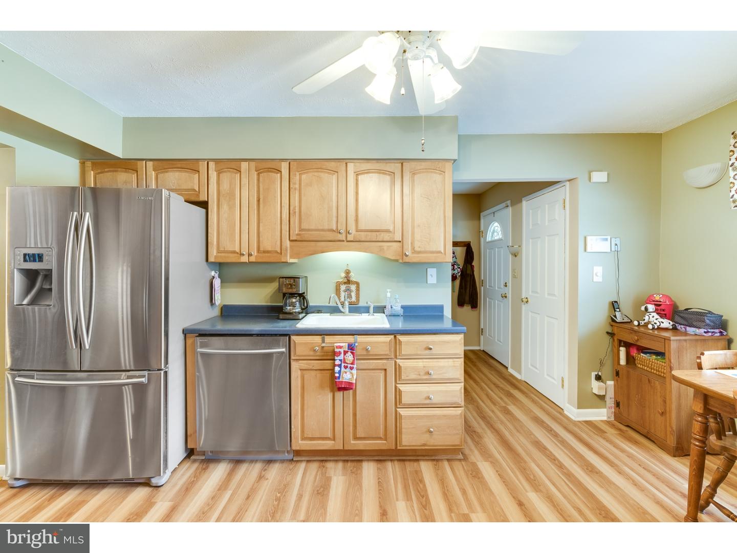 43 Thoreau Road Hamilton, NJ 08690 - Photo 5 of 25 Kitchen