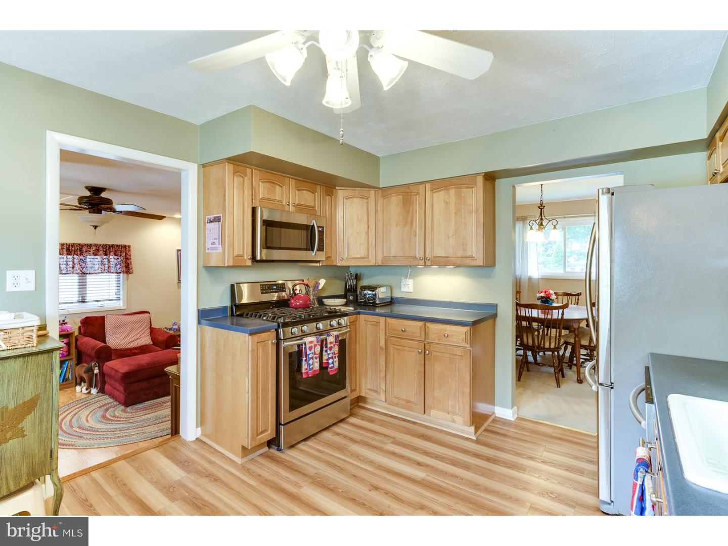 43 Thoreau Road Hamilton, NJ 08690 - Photo 6 of 25 Kitchen