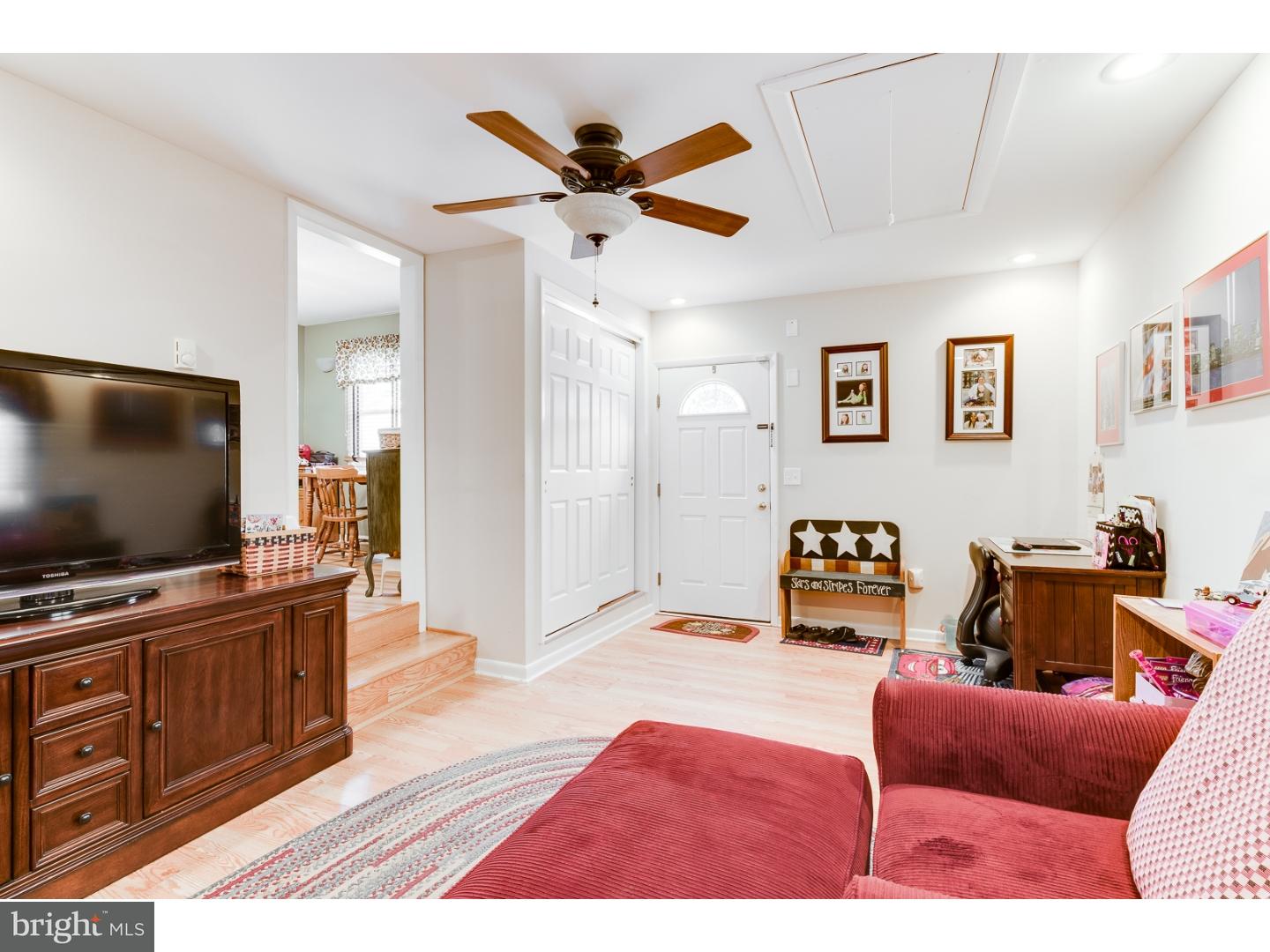 43 Thoreau Road Hamilton, NJ 08690 - Photo 9 of 25 Family Room