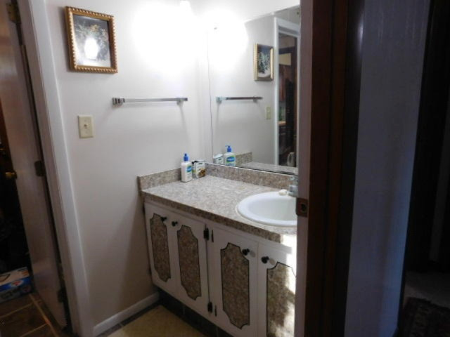 537 East Southern Road Coldwater, MI 49036 - Photo 8 of 27 DSCN1305