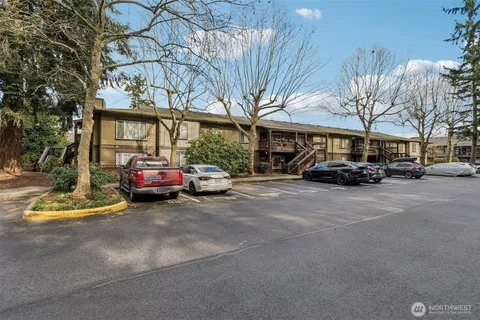 $289,500 | 21305 48th Avenue West, Unit B110, Mountlake Terrace, WA 98043