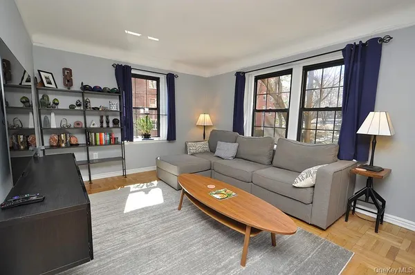 $279,000 | 196 Garth Road, Unit 1G, Scarsdale, NY 10583