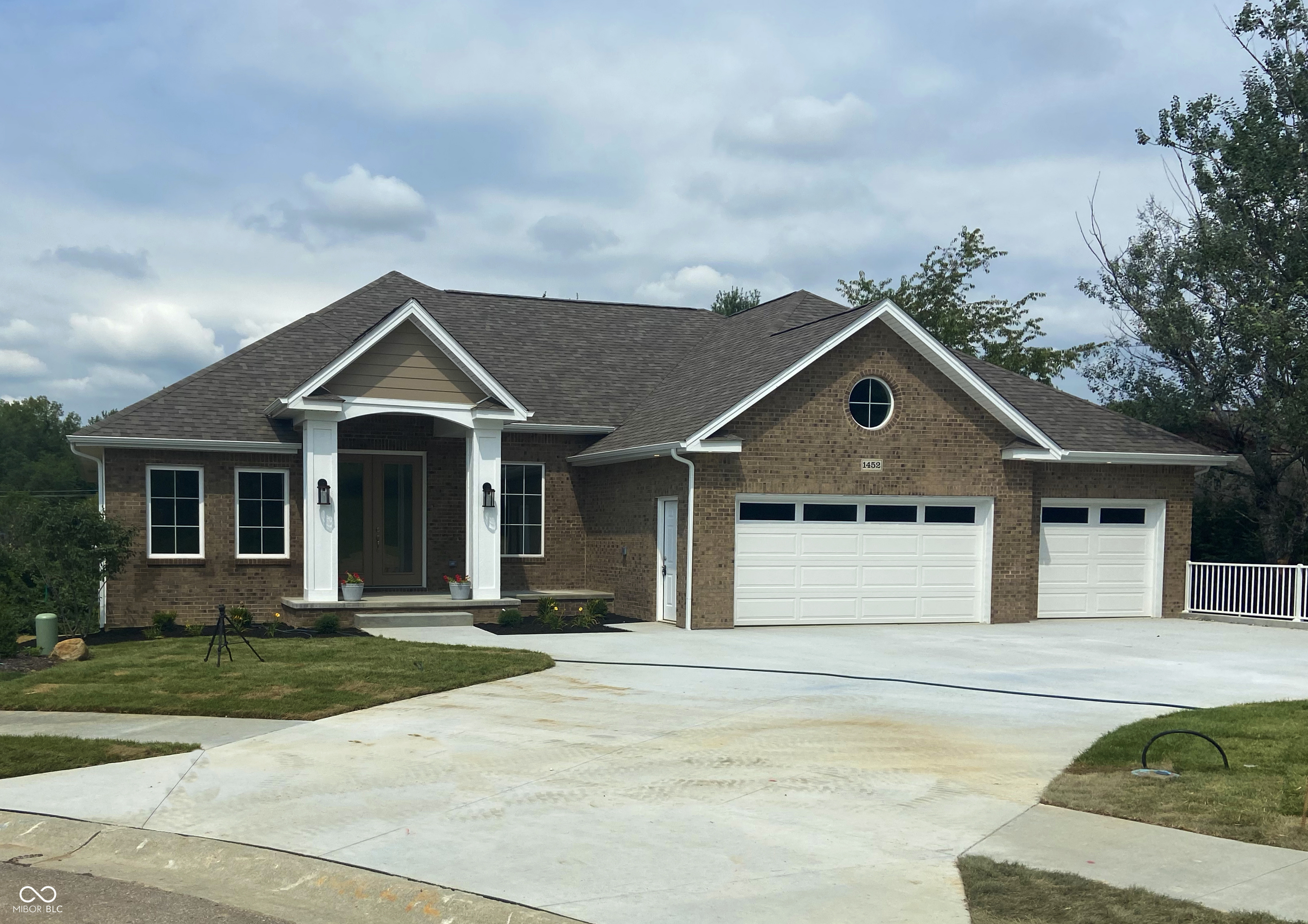 1452 Maple Ridge Court Columbus, IN 47201 - Photo 1 of 9 Gallery Image 1