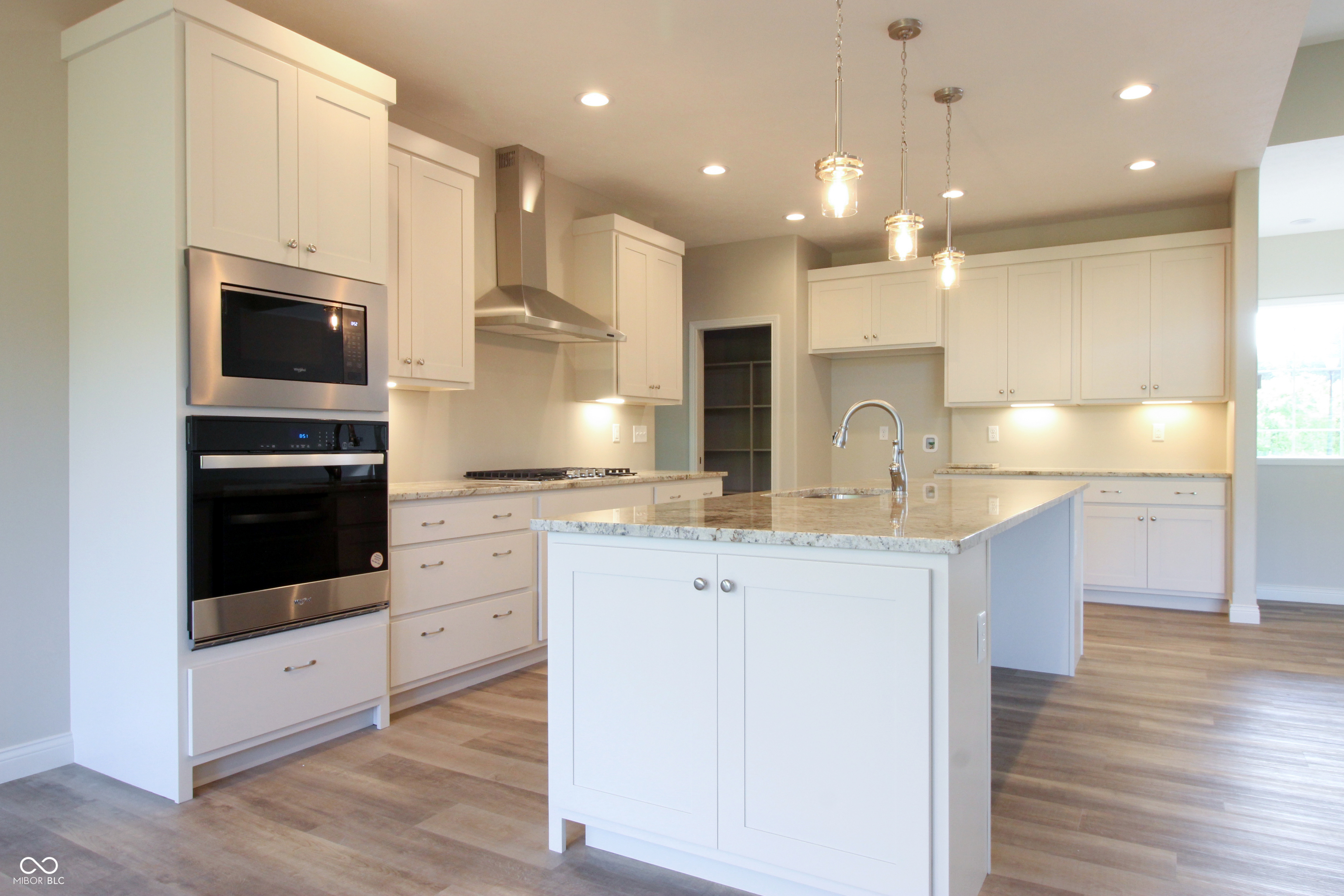 1452 Maple Ridge Court Columbus, IN 47201 - Photo 3 of 9 Gallery Image 3