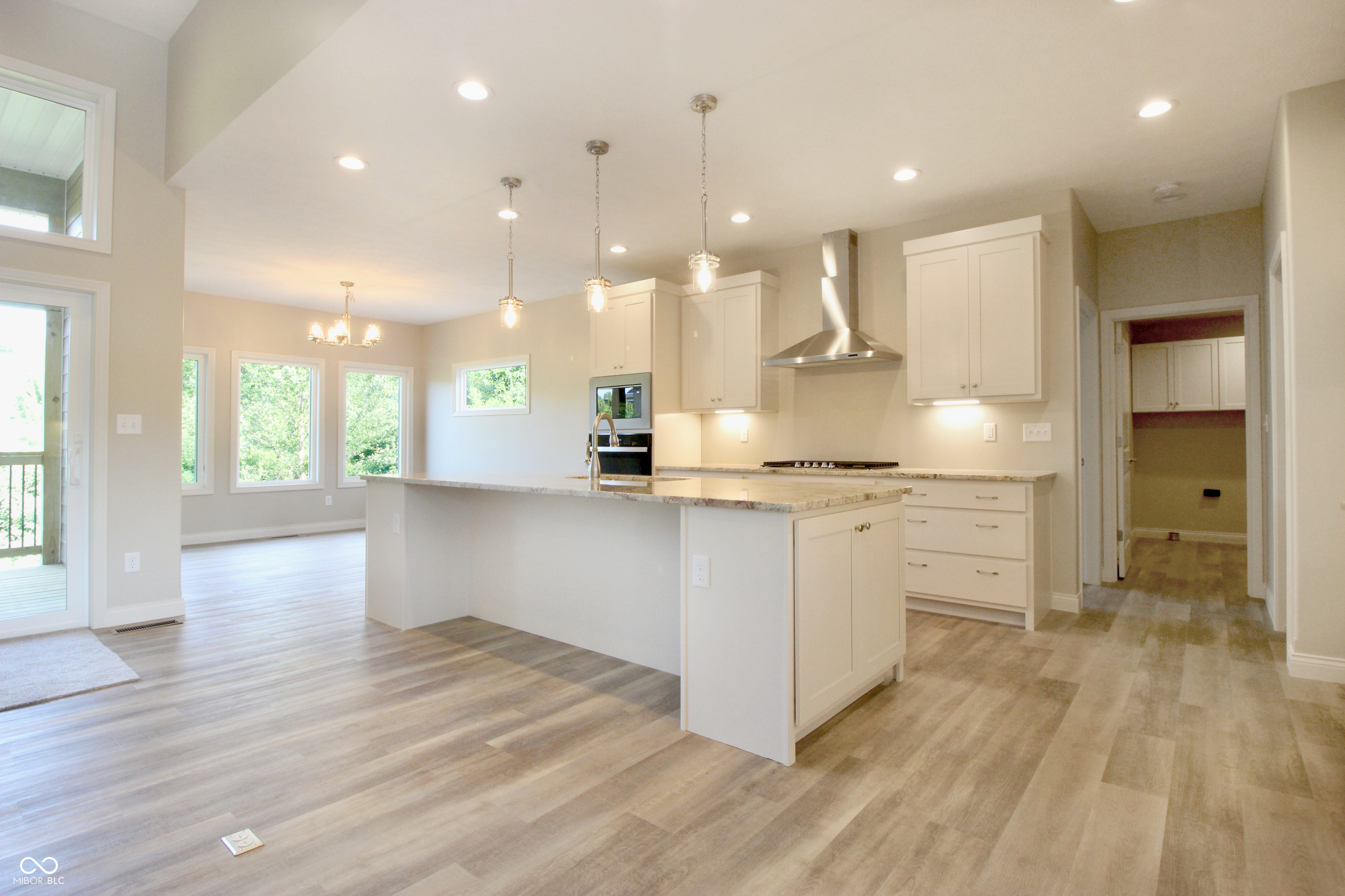 1452 Maple Ridge Court Columbus, IN 47201 - Photo 6 of 9 Gallery Image 6
