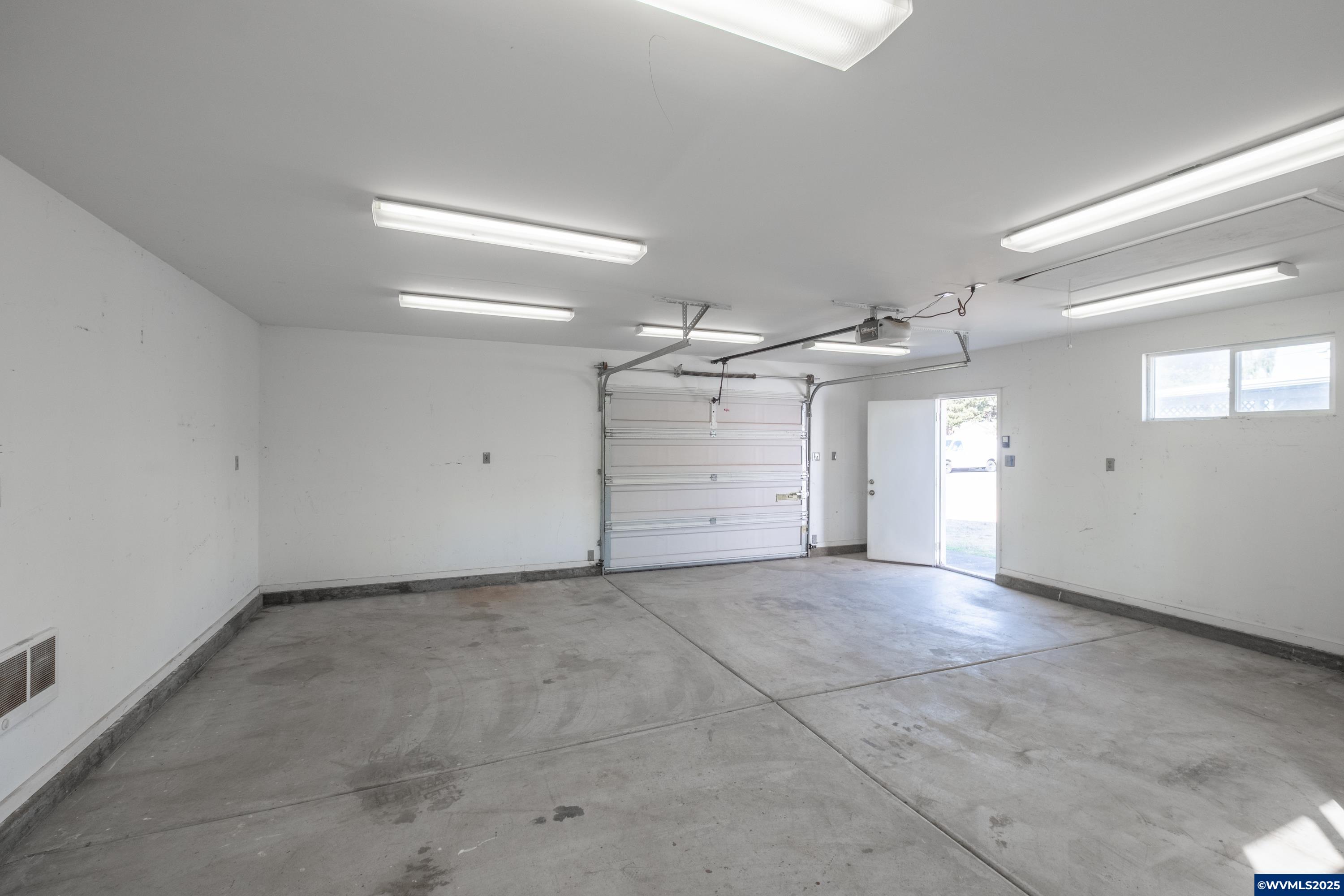 1825 Walker Road Northeast Salem, OR 97305 - Photo 41 of 50