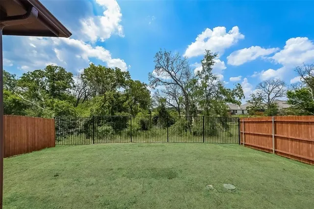 $2,150 | 1033 King Street, Aubrey, TX 76227