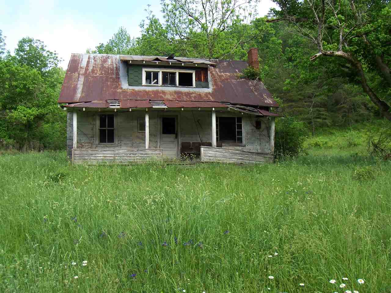 952 Gates Line Road Leon, WV 25123 - Photo 8 of 21 Gallery Image 8