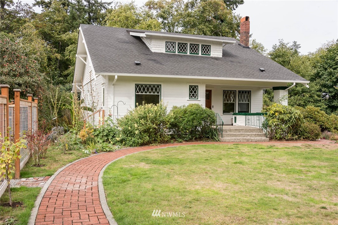 8902 Southwest Van Olinda Road Vashon, WA 98070 - Photo 1 of 25 Gallery Image 1