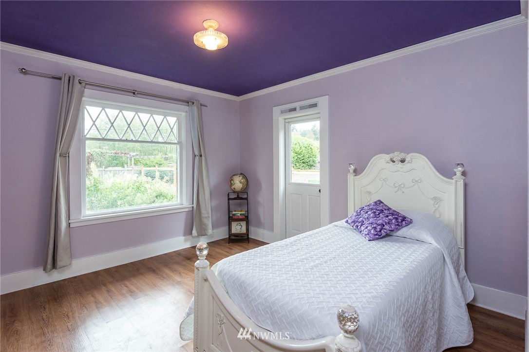 8902 Southwest Van Olinda Road Vashon, WA 98070 - Photo 16 of 25 Gallery Image 16