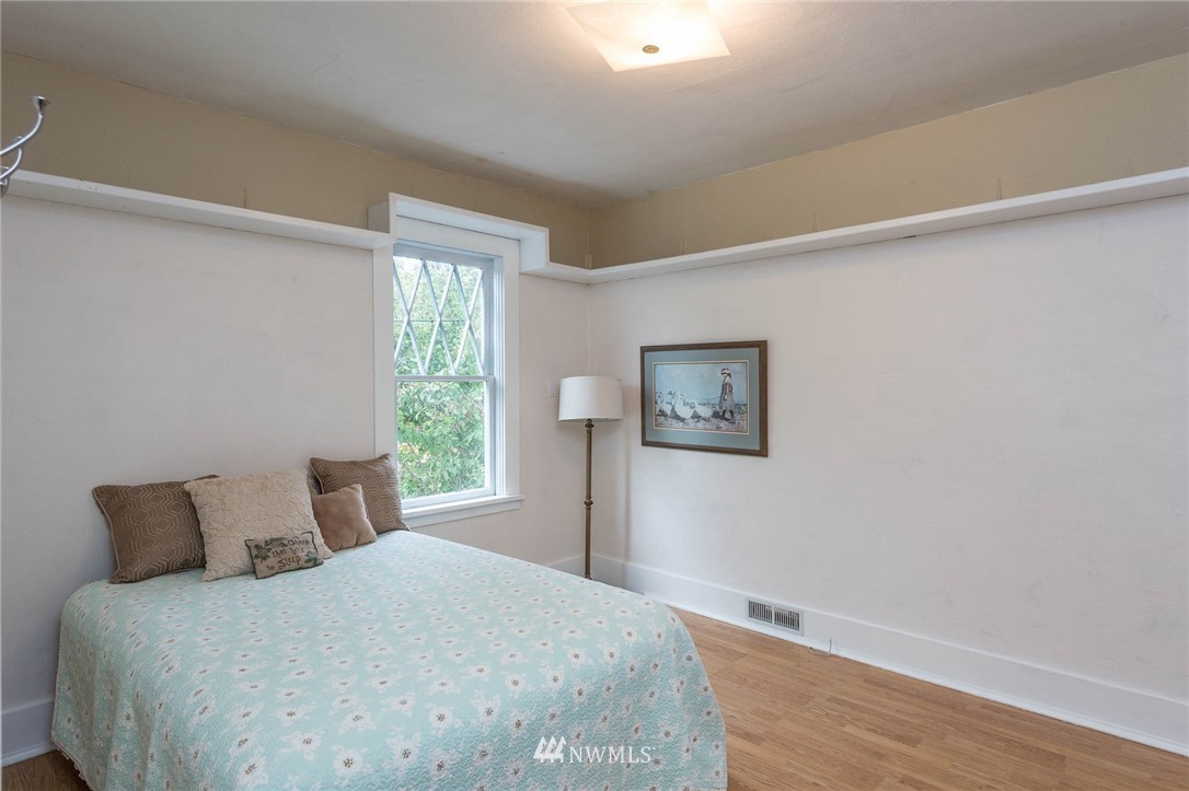 8902 Southwest Van Olinda Road Vashon, WA 98070 - Photo 18 of 25 Gallery Image 18