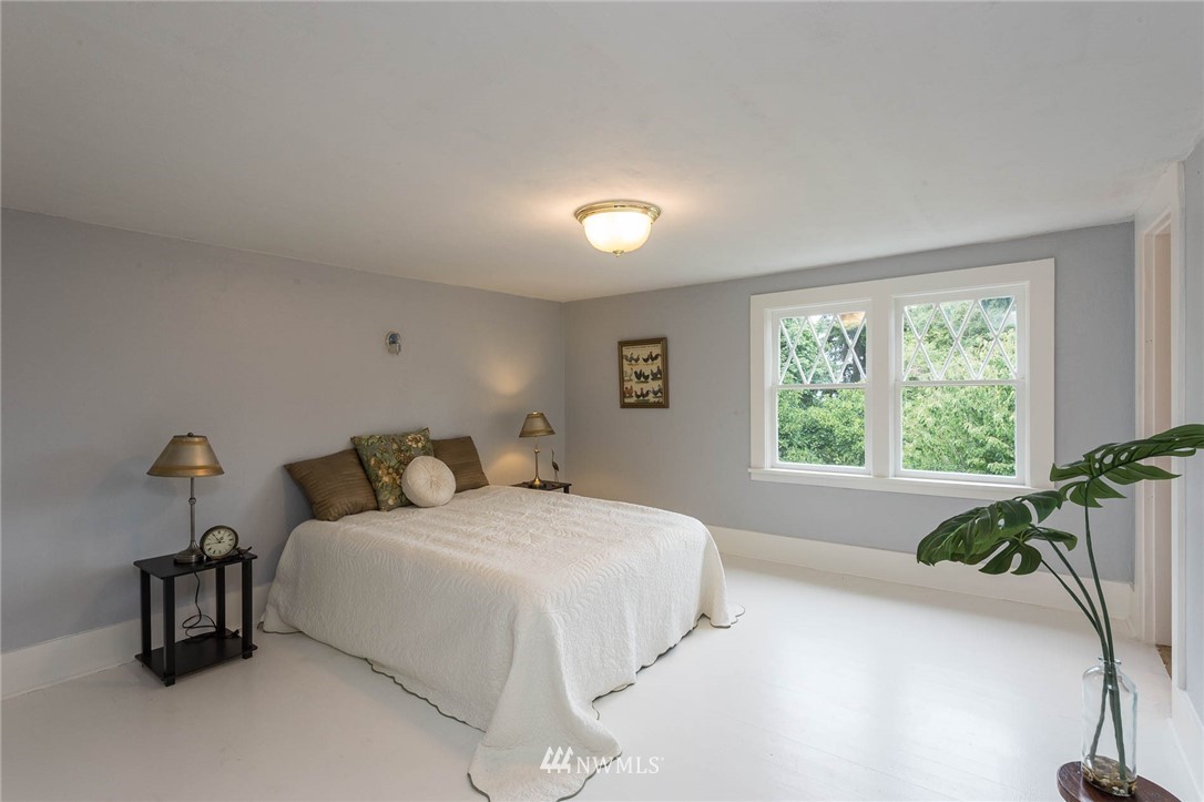 8902 Southwest Van Olinda Road Vashon, WA 98070 - Photo 21 of 25 Gallery Image 21