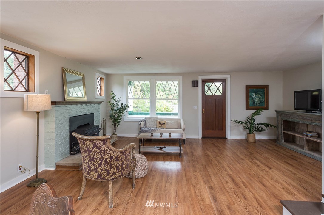 8902 Southwest Van Olinda Road Vashon, WA 98070 - Photo 9 of 25 Gallery Image 9