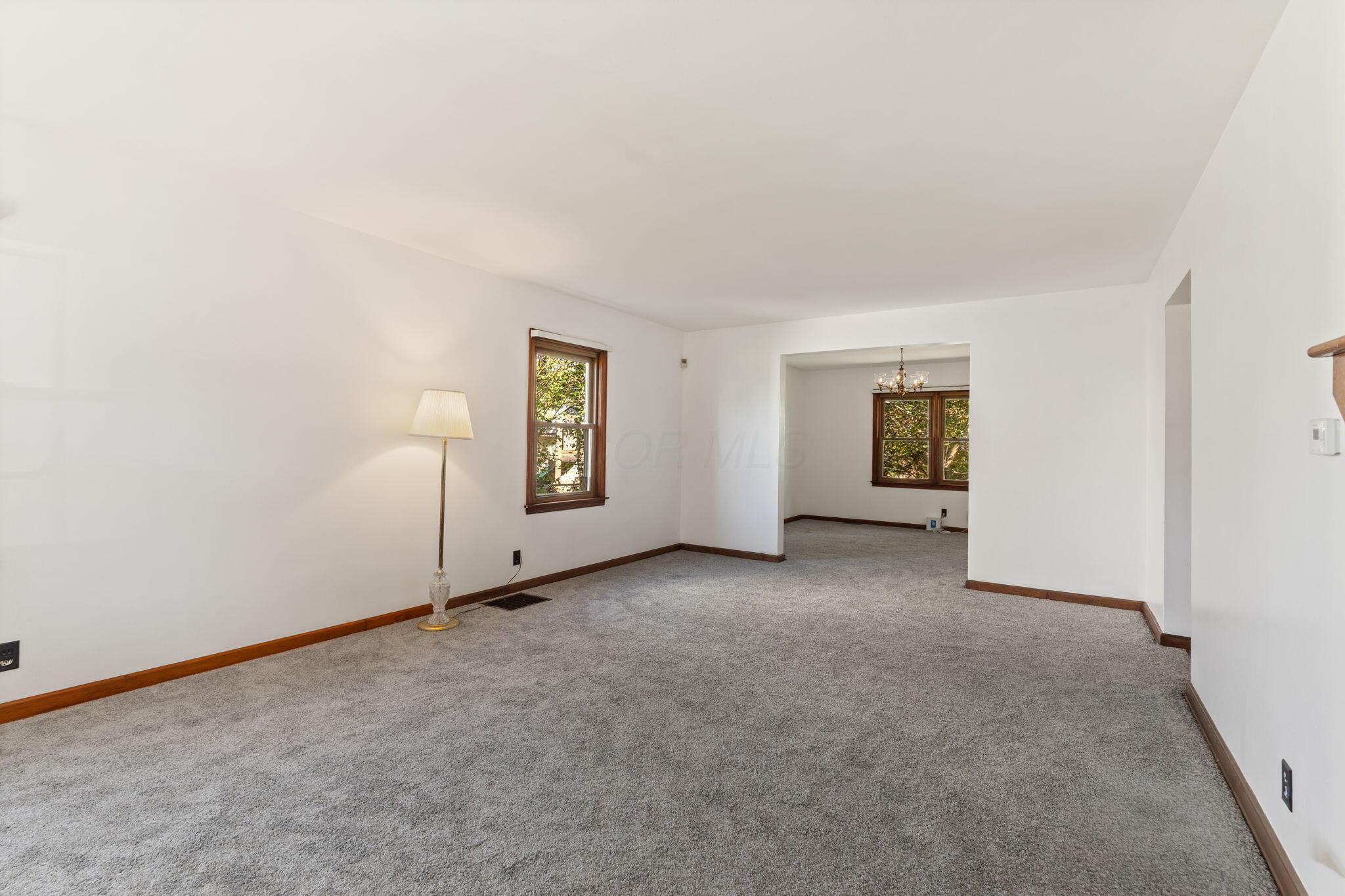 920 Chestershire Road Columbus, OH 43204 - Photo 4 of 29 920 Chestershire Rd (Interior)-1