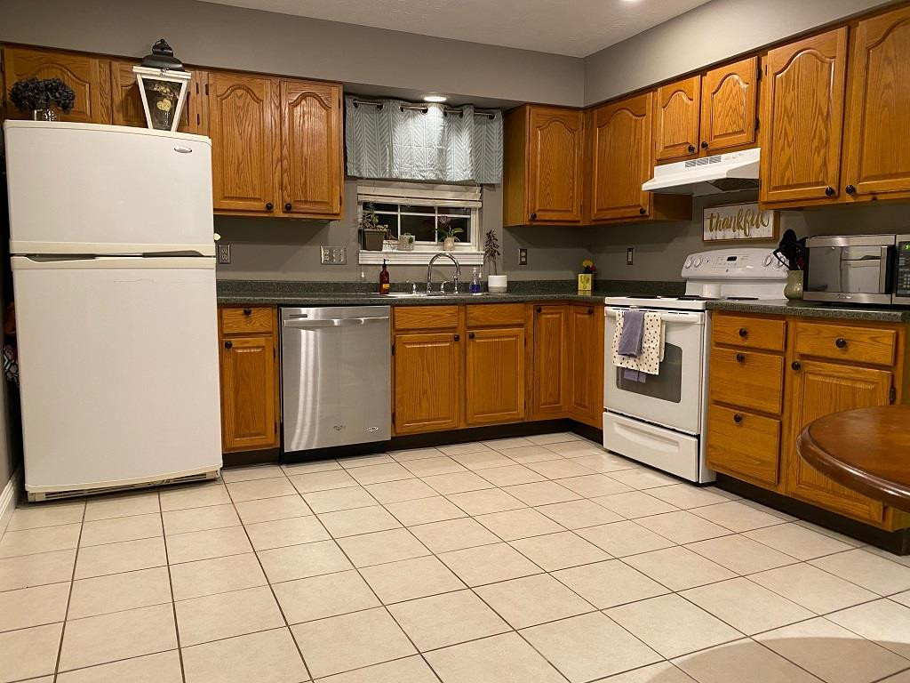 5910 Greenview Road Florence, KY 41042 - Photo 5 of 16 Gallery Image 5