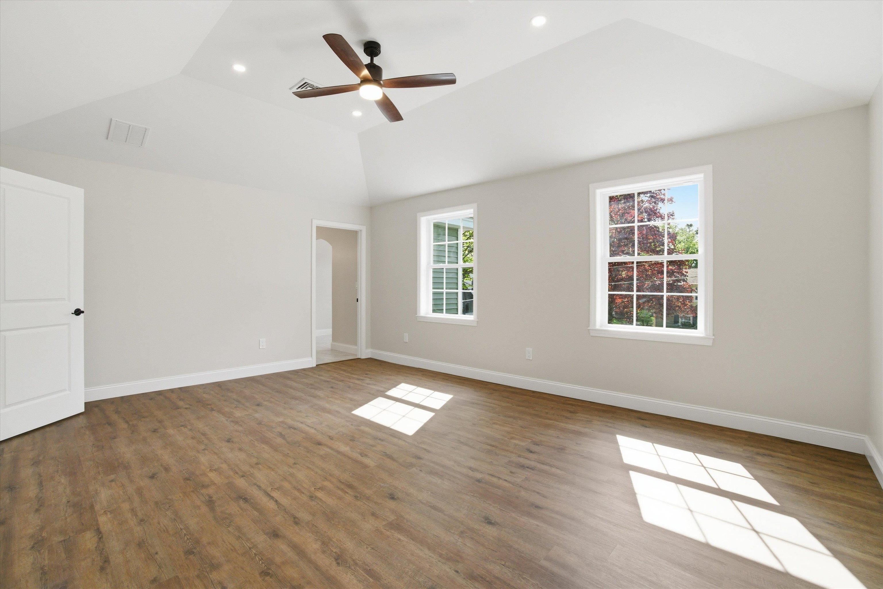 6 Pleasant Street Derry, NH 03038 - Photo 21 of 51